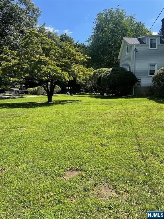 606 Wyckoff - Photo 1