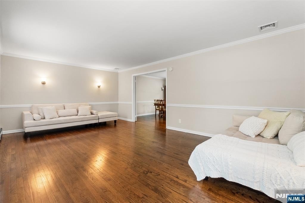 215 Oak - Photo 5