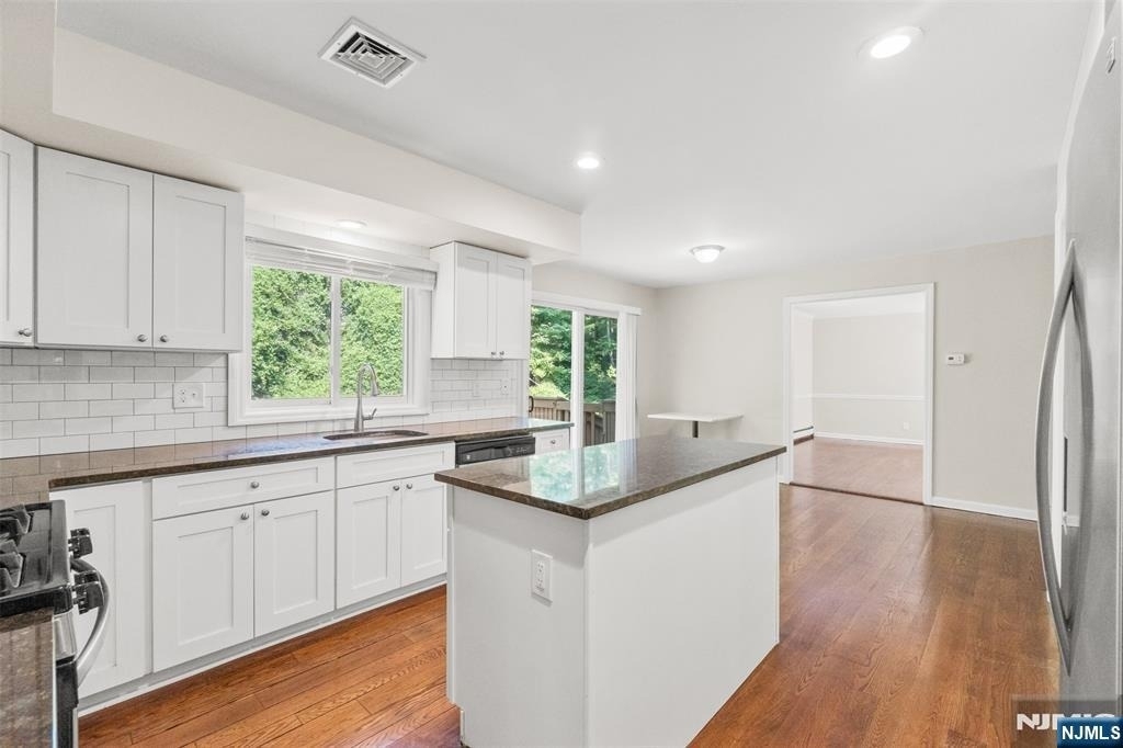 215 Oak - Photo 9