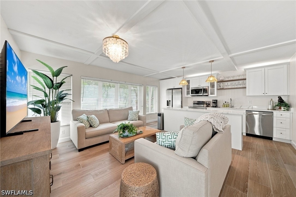 280 4th Street S - Photo 1