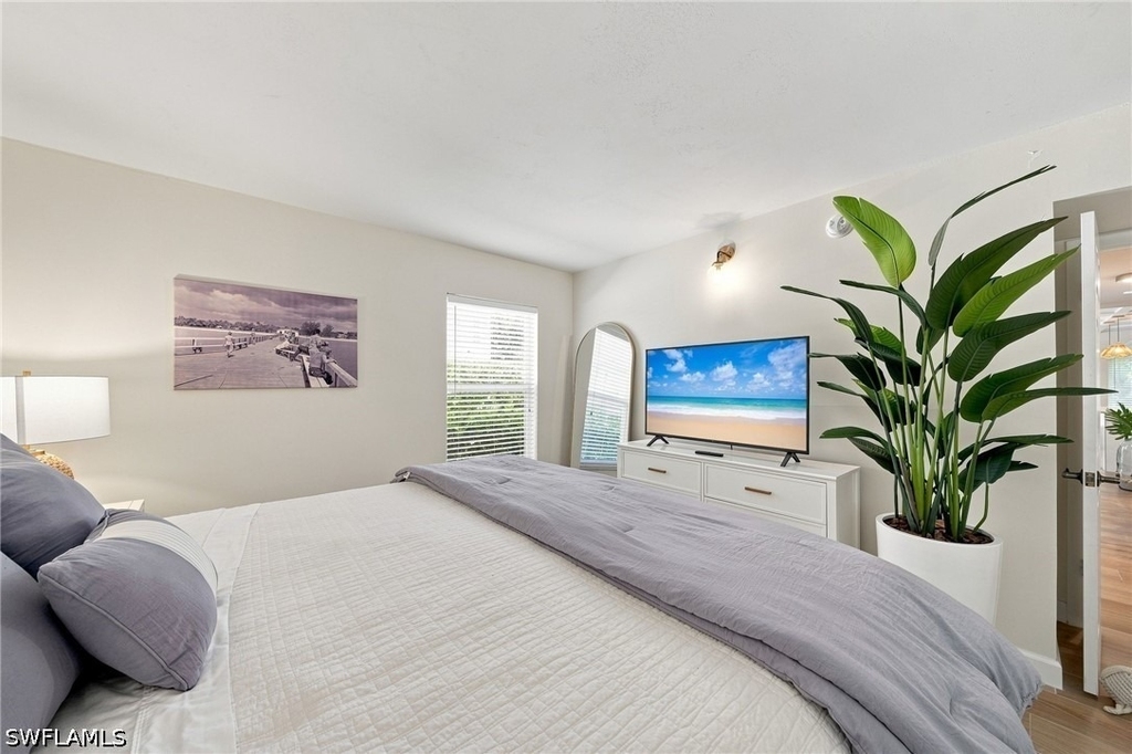 280 4th Street S - Photo 17