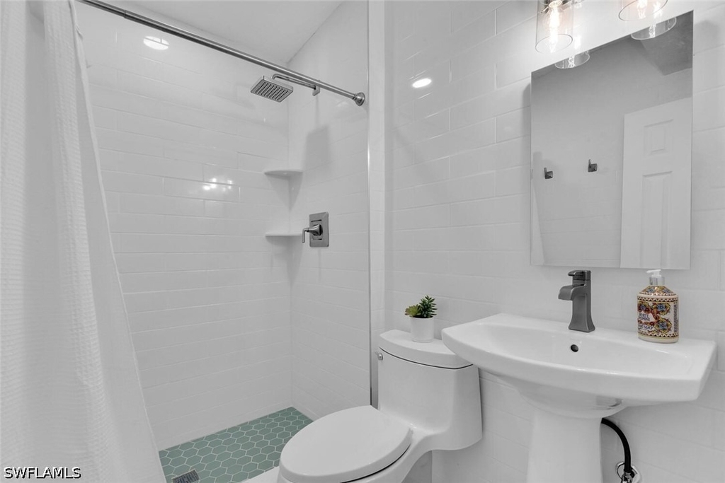 2048 Holiday Lane - Photo 14