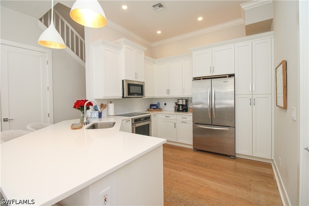 453 8th Avenue S - Photo 17