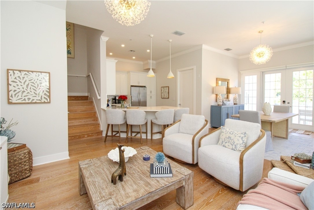 453 8th Avenue S - Photo 0