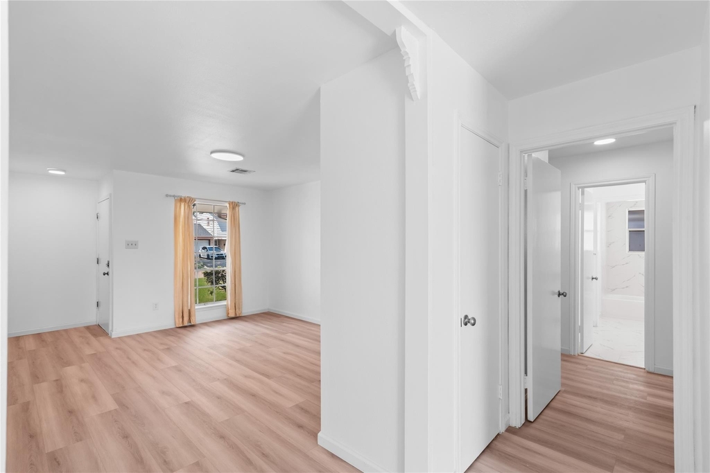 5607 Viking Drive - Photo 8
