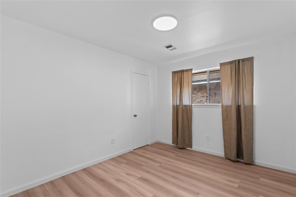5607 Viking Drive - Photo 11