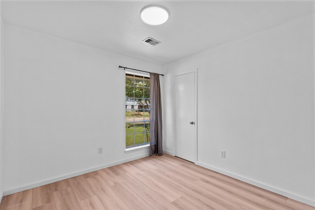 5607 Viking Drive - Photo 12