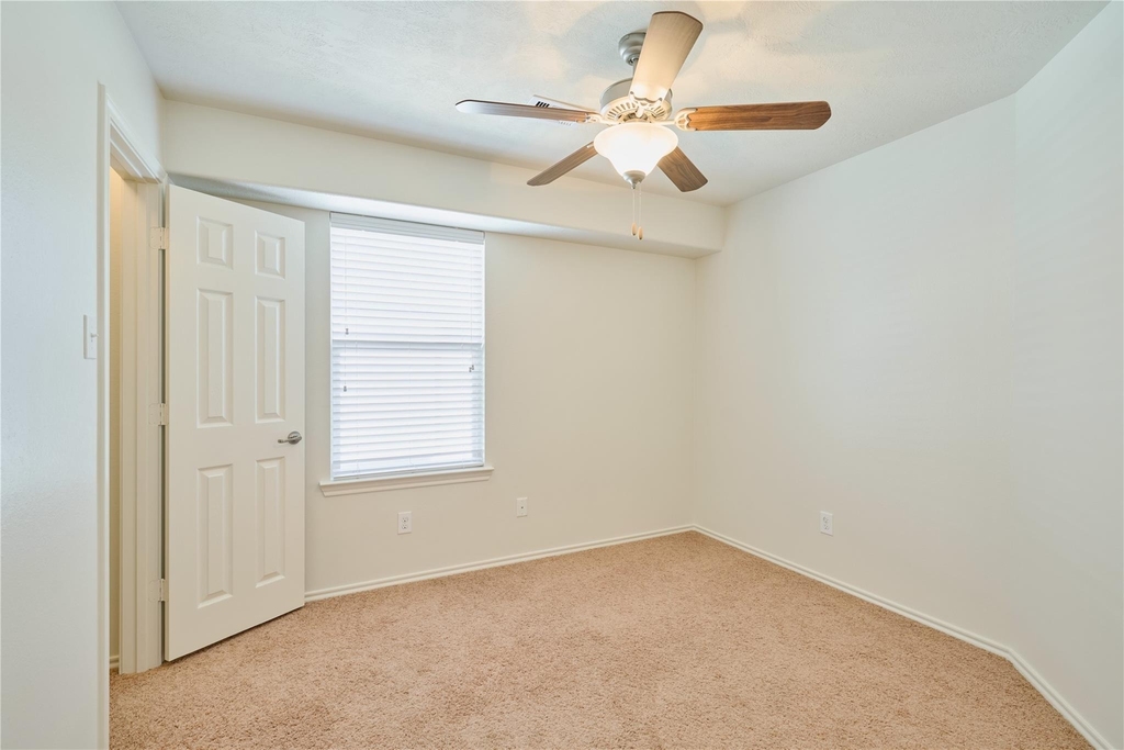 327 Bloomhill Place - Photo 24