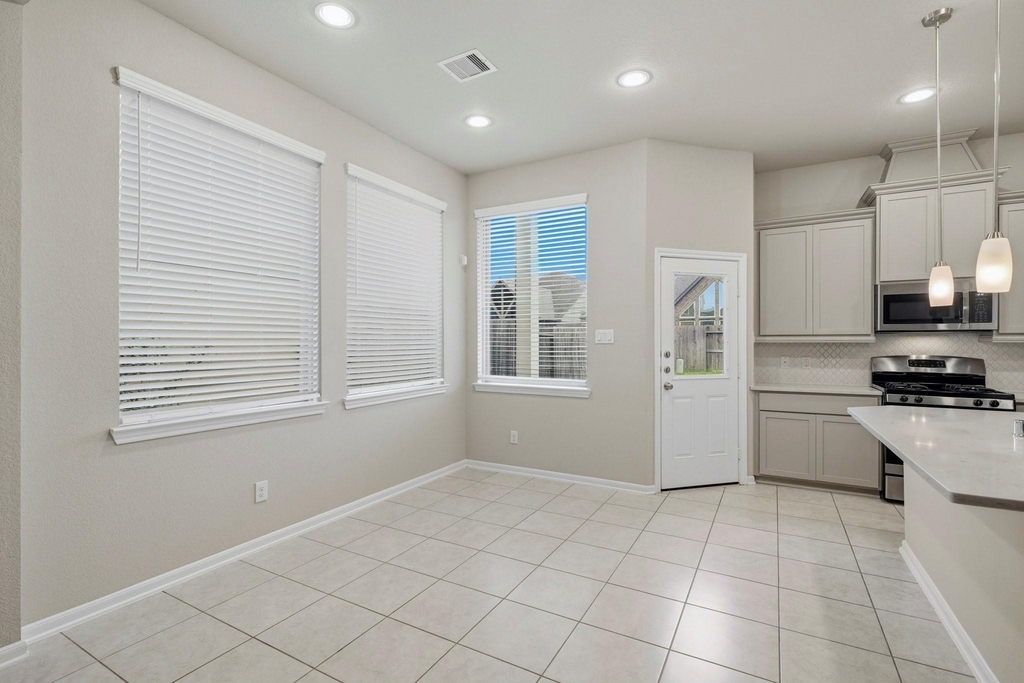 8734 Laurel Crest Drive - Photo 10