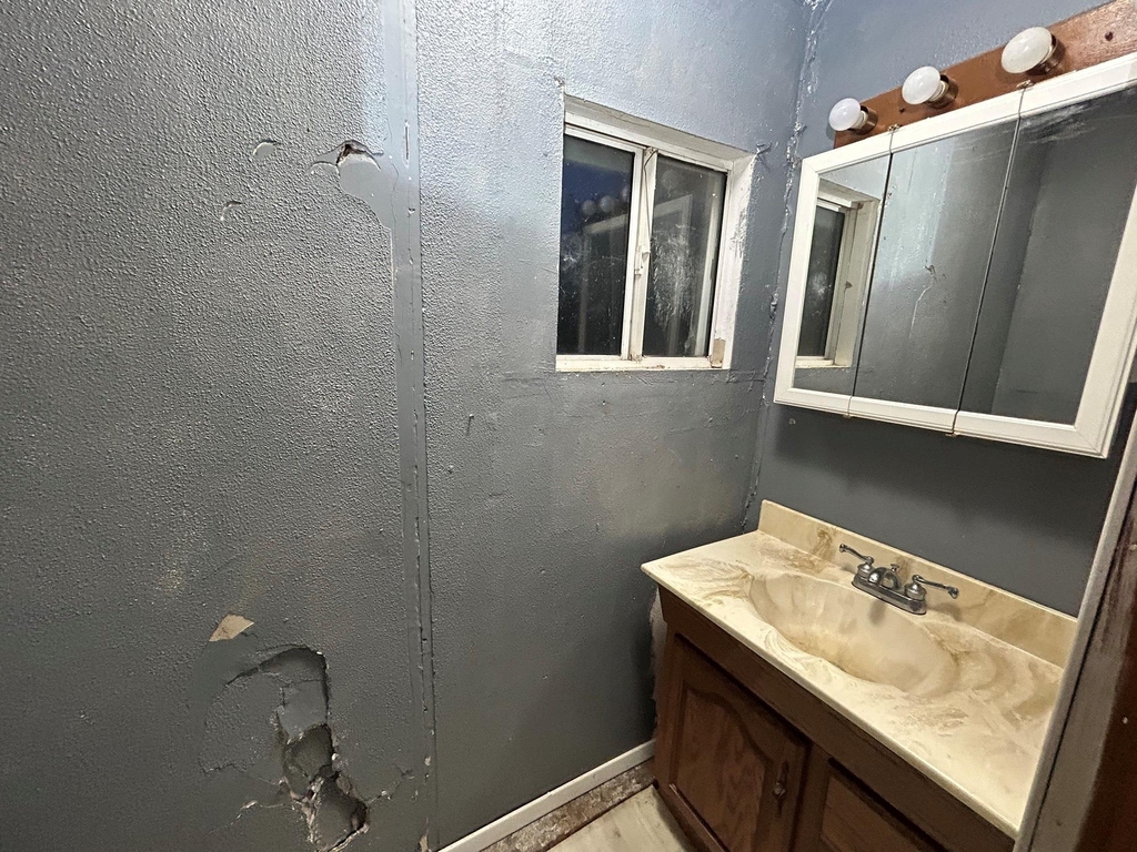 221 S Central Avenue - Photo 32