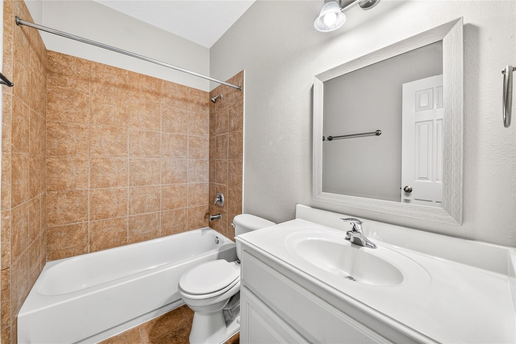 1470 Sherwood Park Circle - Photo 9