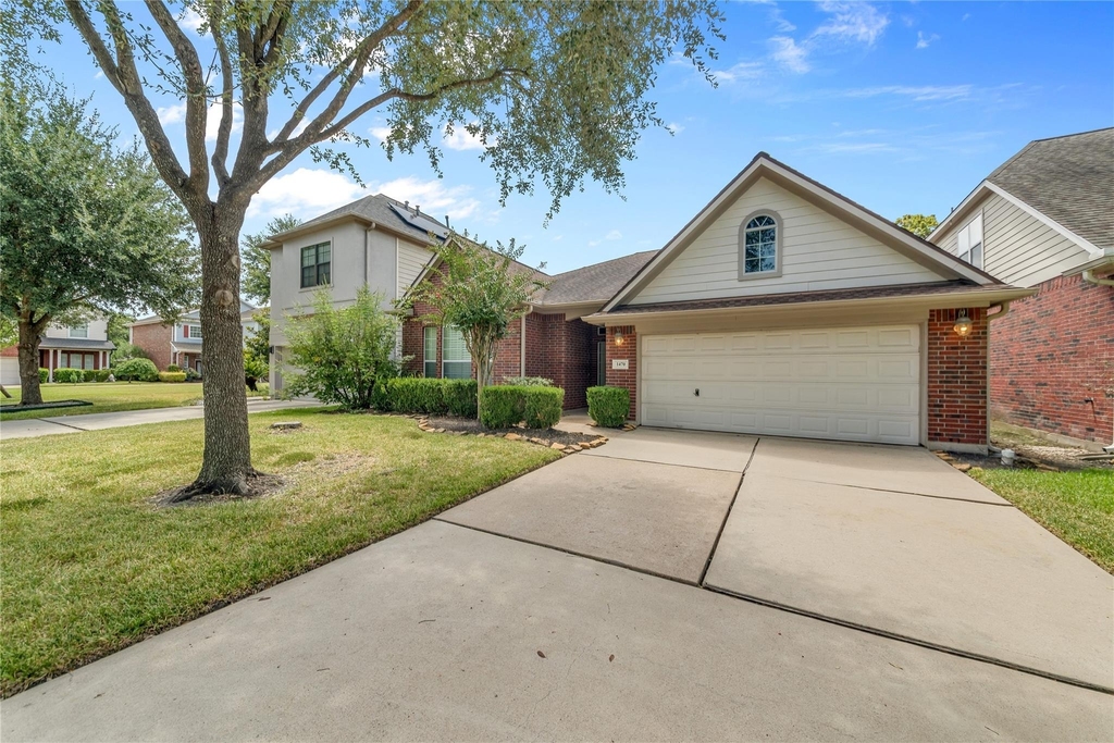 1470 Sherwood Park Circle - Photo 1