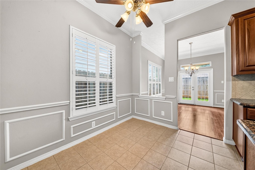 1470 Sherwood Park Circle - Photo 11