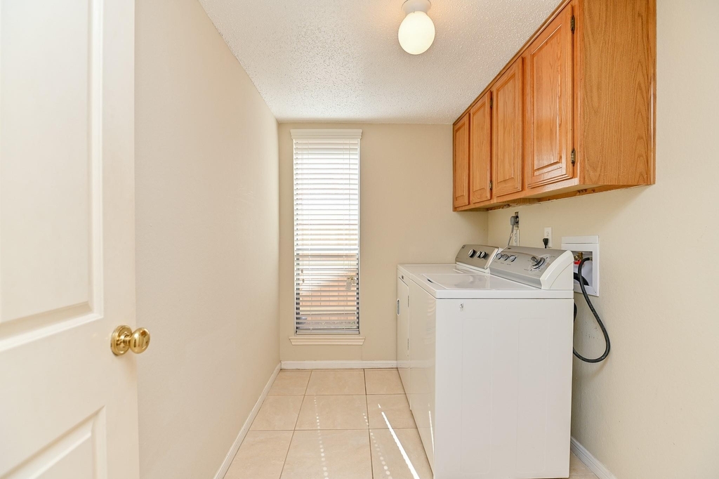 3410 Streamside Lane - Photo 30