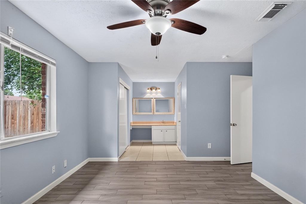 7622 Bubbling Spring Lane - Photo 17