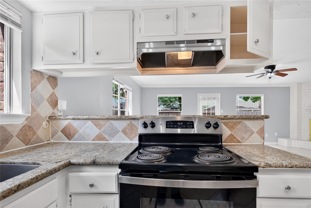 7622 Bubbling Spring Lane - Photo 10