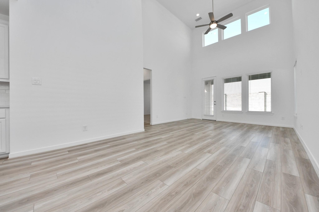 9223 Willowbank Gap Lane - Photo 18