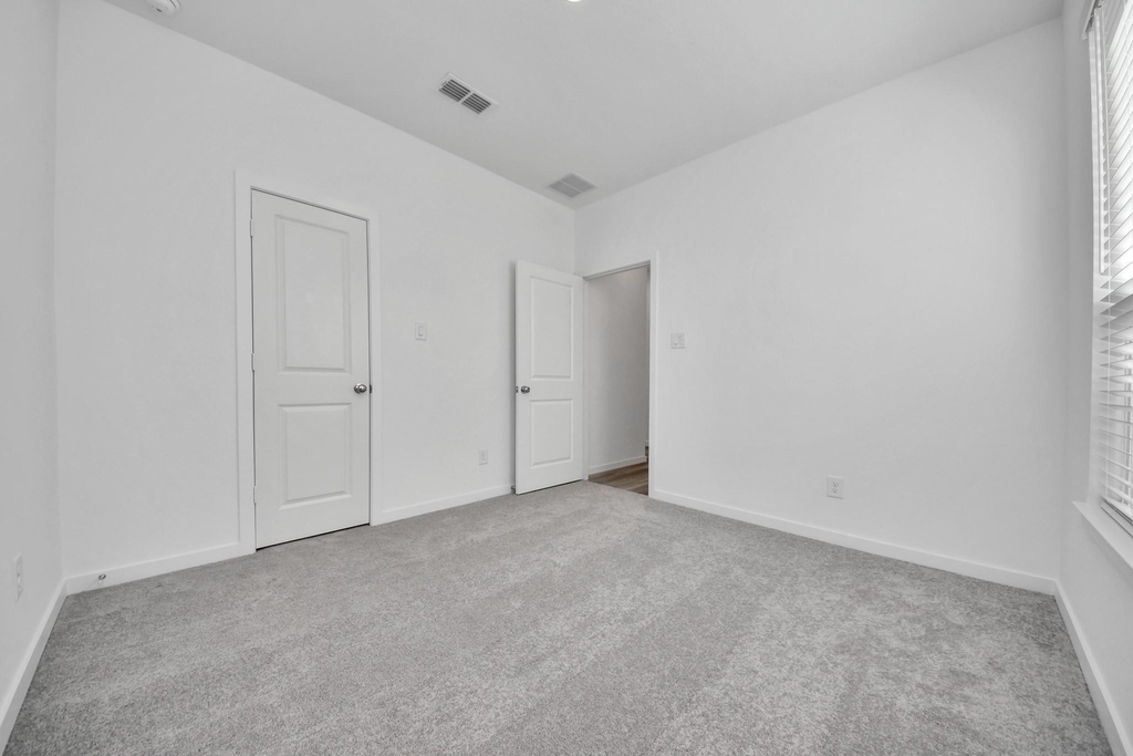 9223 Willowbank Gap Lane - Photo 7