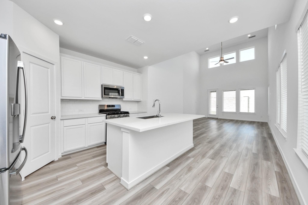 9223 Willowbank Gap Lane - Photo 11