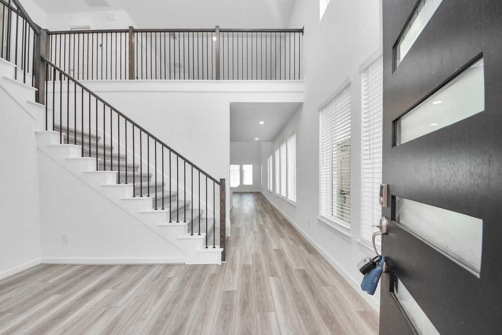 9223 Willowbank Gap Lane - Photo 5