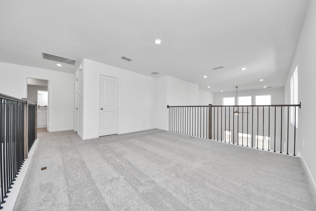 9223 Willowbank Gap Lane - Photo 37