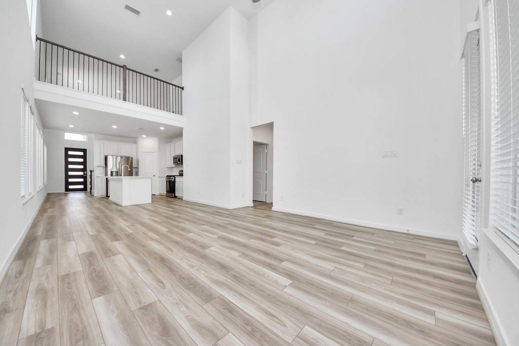 9223 Willowbank Gap Lane - Photo 23