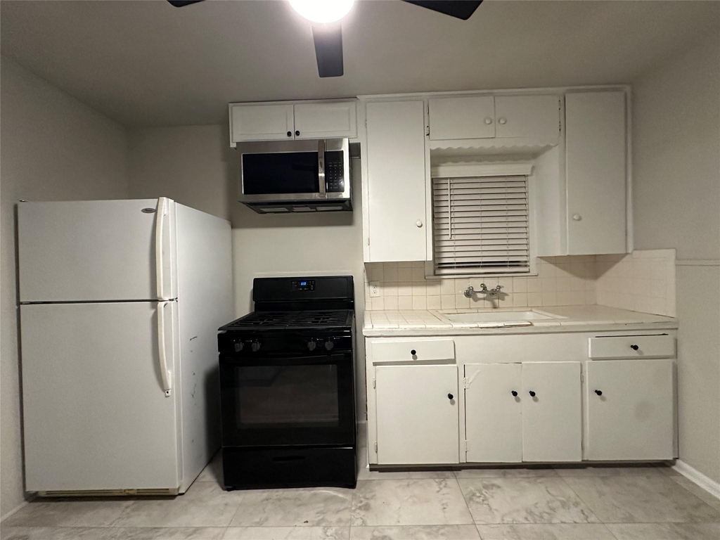 2717 Napoleon Street - Photo 13
