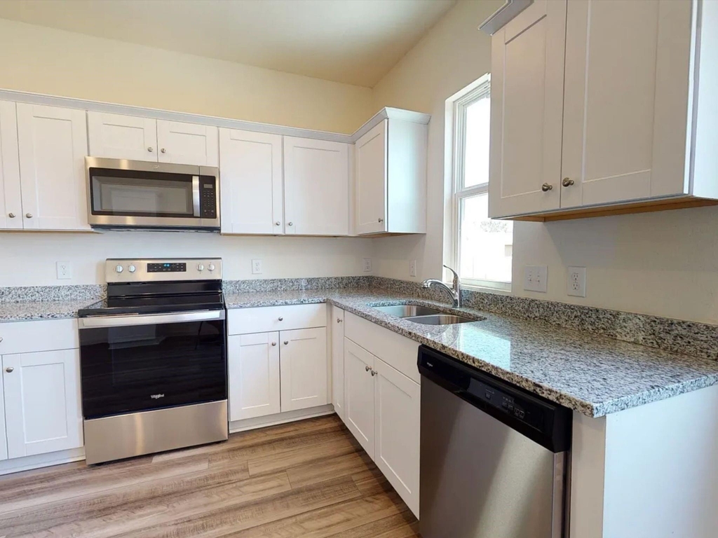 28407 Islington Drive - Photo 5