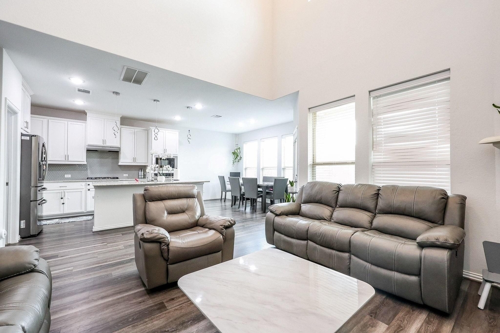 138 Sunray Creek Drive - Photo 5