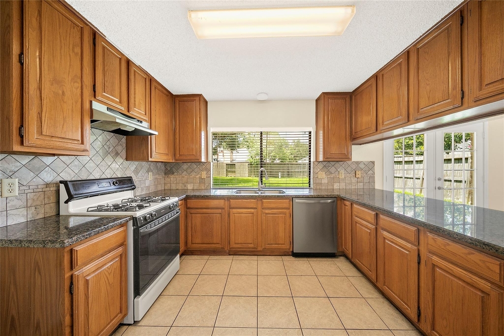 2206 Greencove Lane - Photo 11