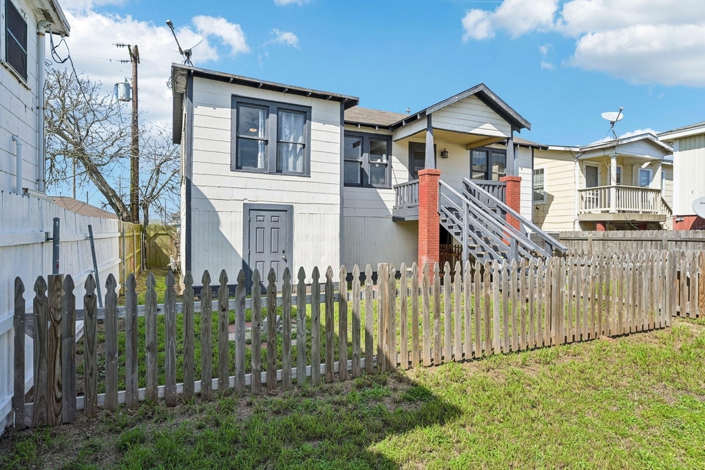 5224 Bernardo De-galvez Unit B - Photo 9