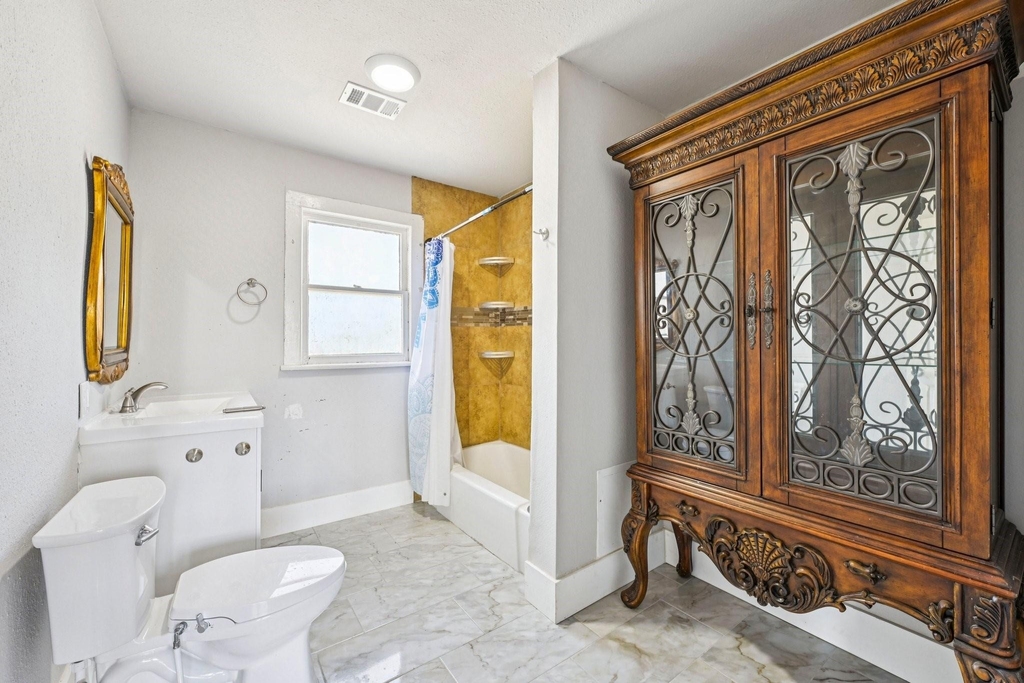 5224 Bernardo De-galvez Unit B - Photo 17