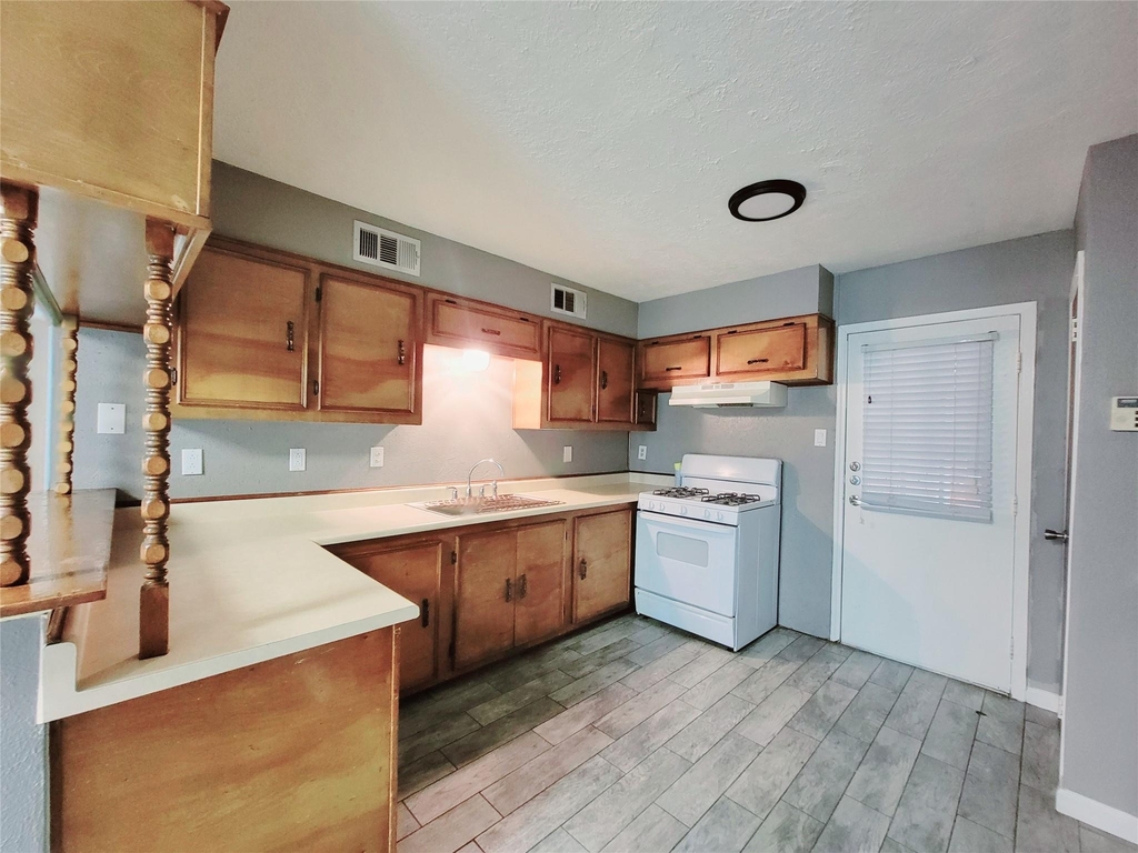 12070 Old County Road - Photo 5
