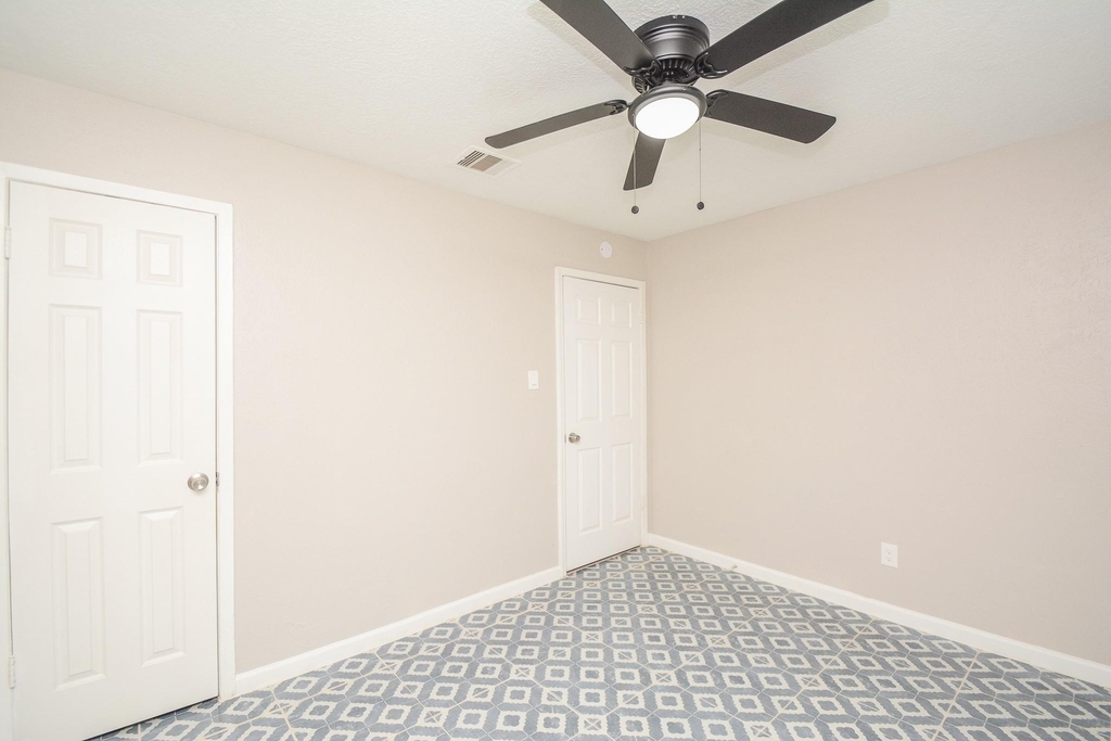 1339 Tarberry Road - Photo 14