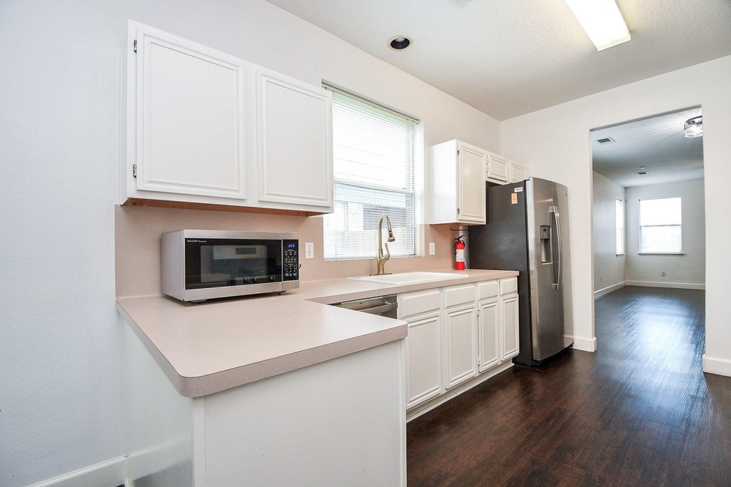 2911 Copper Cliff Drive - Photo 8