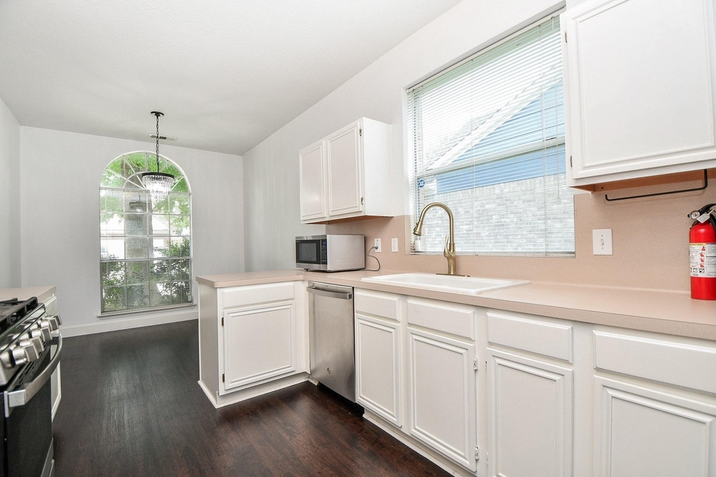 2911 Copper Cliff Drive - Photo 9