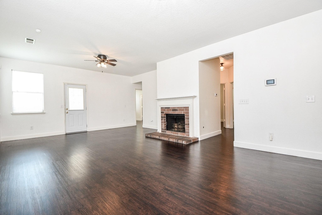 2911 Copper Cliff Drive - Photo 4