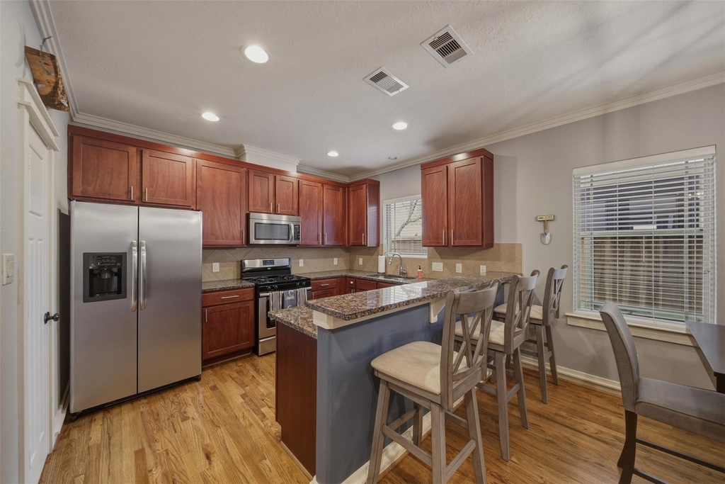 5832 Darling Street - Photo 0