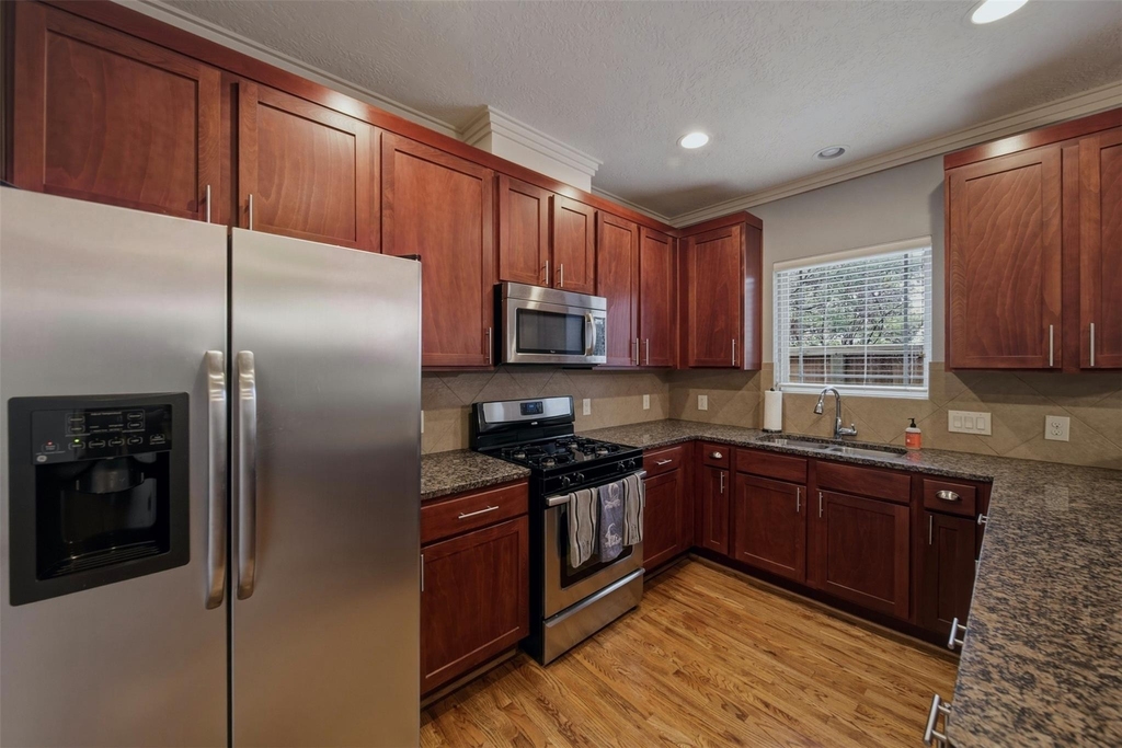 5832 Darling Street - Photo 2