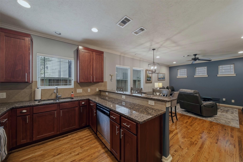 5832 Darling Street - Photo 1