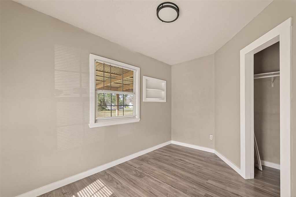 1221 Parkway Street - Photo 14