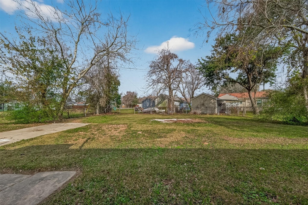 1221 Parkway Street - Photo 25