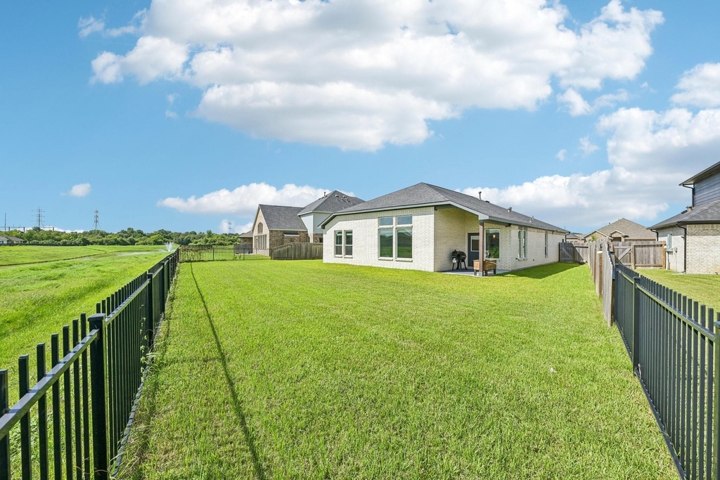 409 Chardonnay Drive - Photo 37