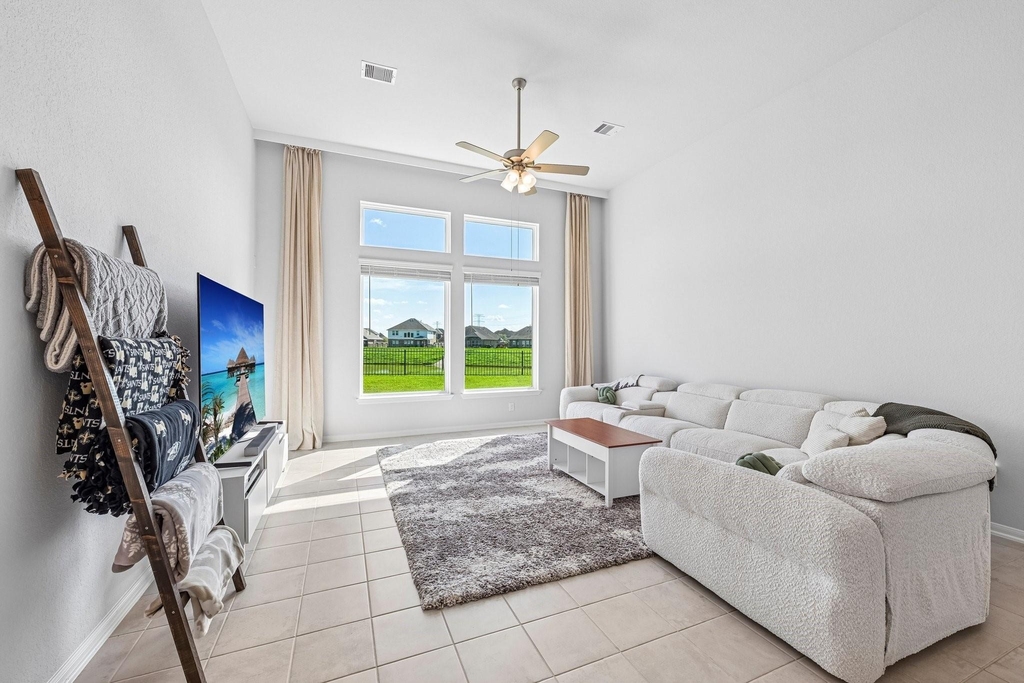 409 Chardonnay Drive - Photo 5