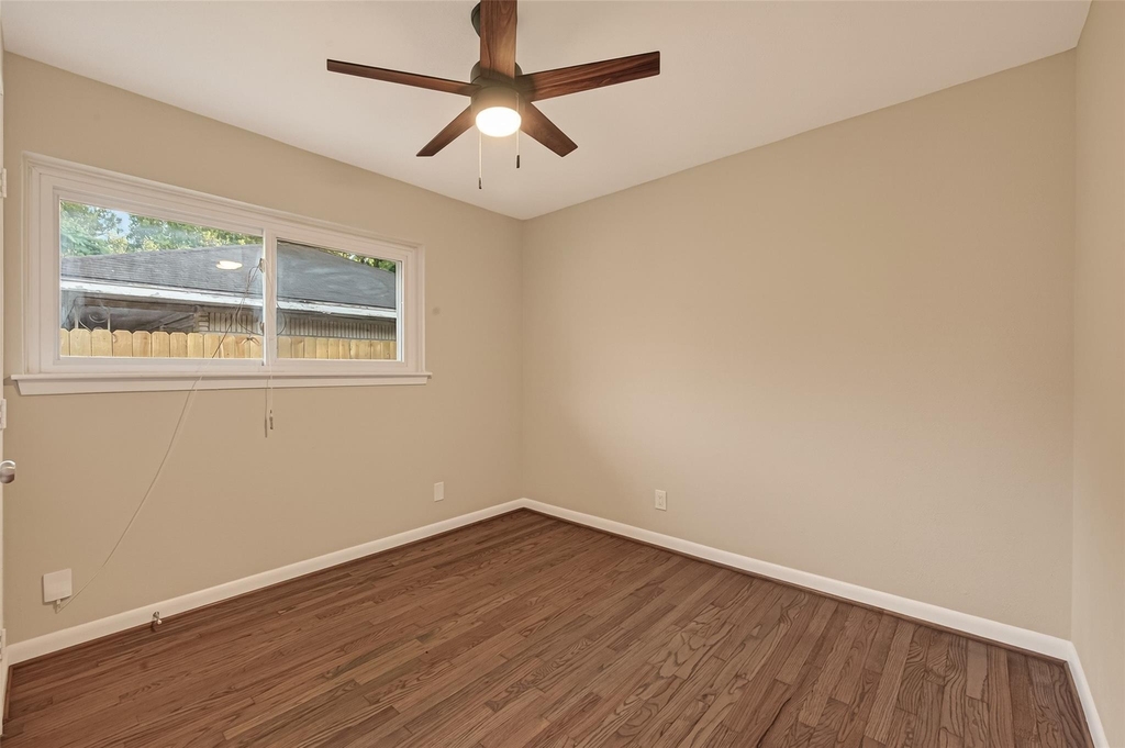 11206 Huggins Drive - Photo 10