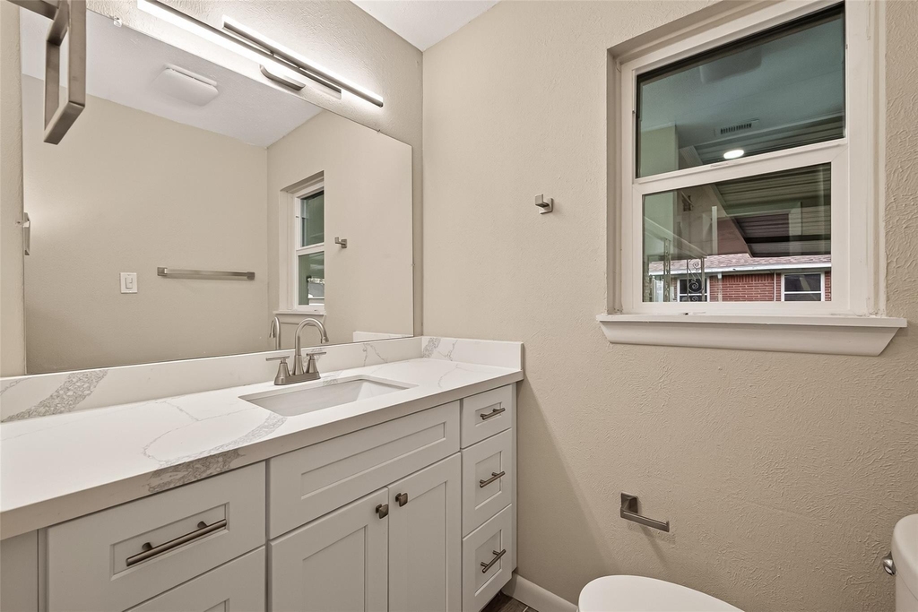 11206 Huggins Drive - Photo 12