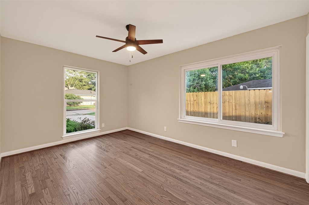 11206 Huggins Drive - Photo 13