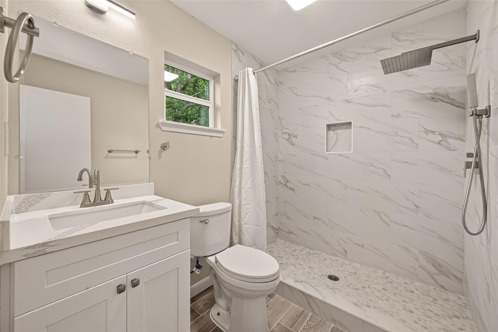 11206 Huggins Drive - Photo 4