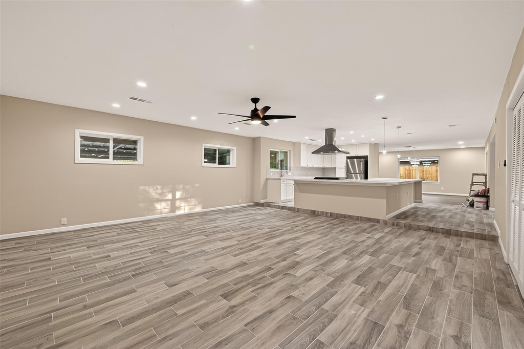 11206 Huggins Drive - Photo 3