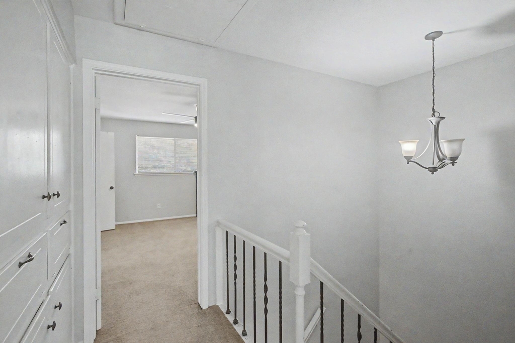 413 W Semands Avenue - Photo 9